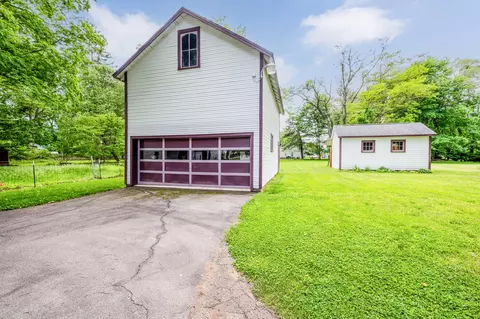 413 W Front St, Buchanan, MI 49107 photo 4