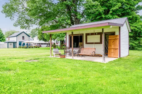 413 W Front St, Buchanan, MI 49107 photo 6