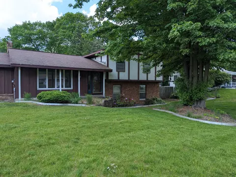 7131 Georgetown Ave, Hudsonville, MI 49426