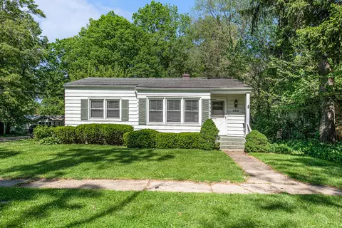 303 S Townsend St, New Buffalo, MI 49117
