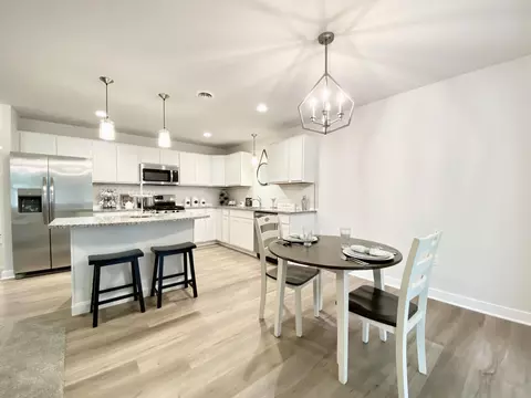 1073 Sunnyside Dr, Wayland, MI 49348