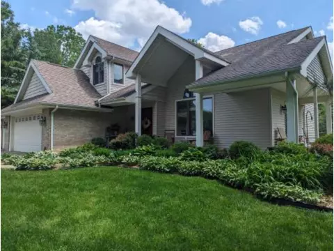 7037 Foxmoor Ct E, Kalamazoo, MI 49009