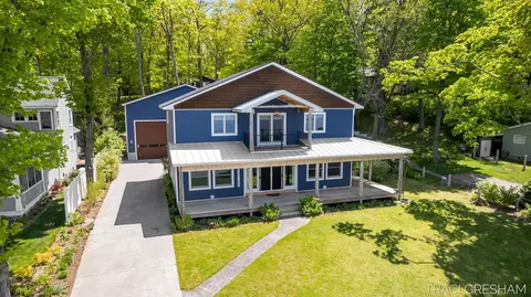 1315 S Lake St, Whitehall, MI 49461