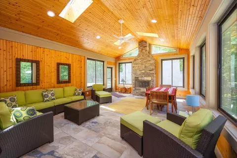 3835 Hawk Crest Rd, Ann Arbor, MI 48103