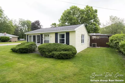 522 Mckinley St, Belding, MI 48809 photo 3