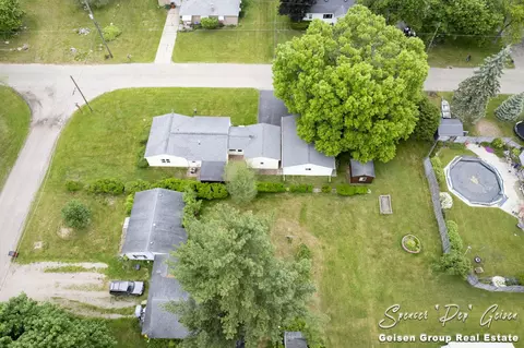 522 Mckinley St, Belding, MI 48809 photo 8