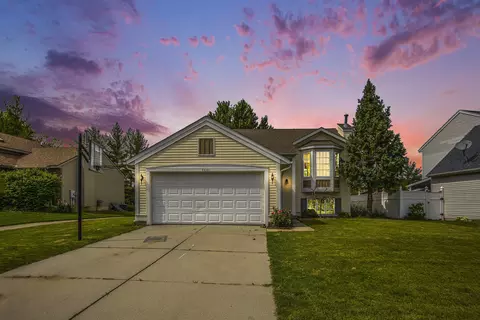 4601 Country Hill Dr SE, Kentwood, MI 49512