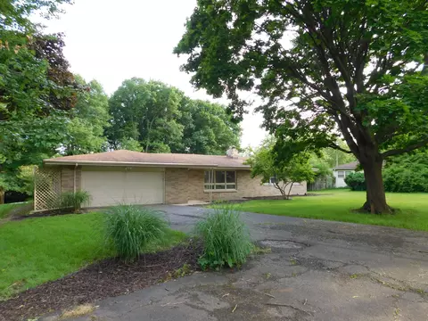 1062 Lydia Dr, St. Joseph, MI 49085