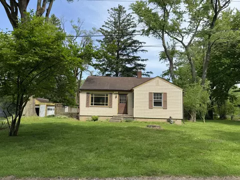 14800 Marquette Dr, Lakeside, MI 49128