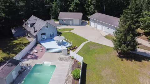 8063 Weiler Rd, Twin Lake, MI 49457