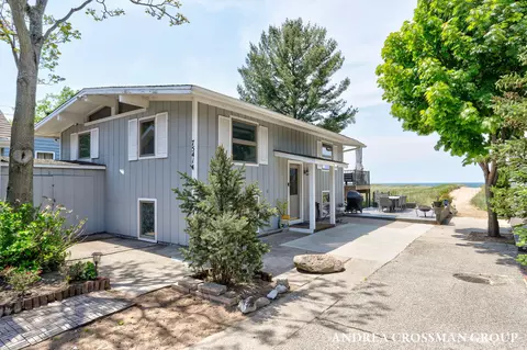 7541 Margaret Ave, West Olive, MI 49460