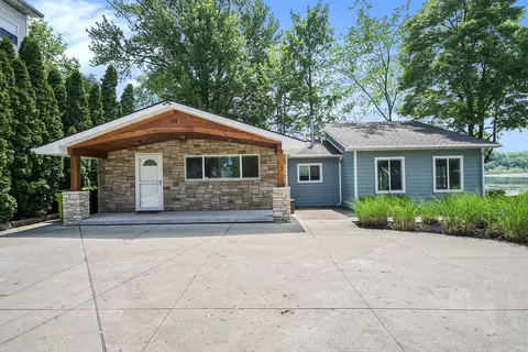 209 Charlotte Dr, Novi, MI 48377