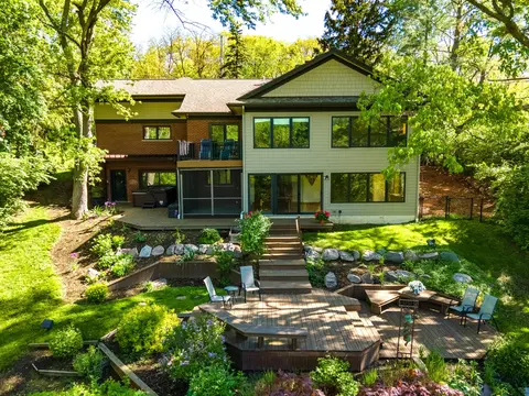 2416 Fuller Ct, Ann Arbor, MI 48105
