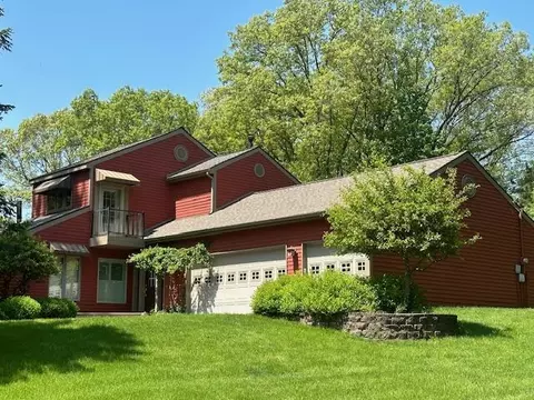 7061 Snow Ave SE, Alto, MI 49302
