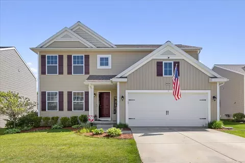 8629 Chippewa River Dr, Fowlerville, MI 48836