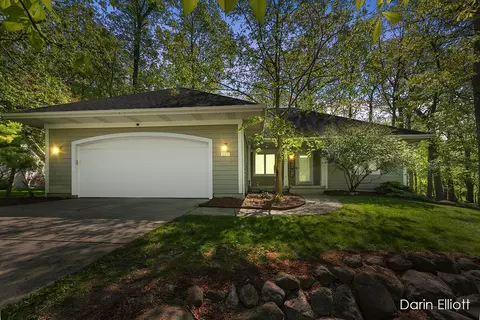 625 Gregmark Ln, Ionia, MI 48846
