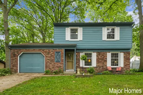 5696 Blaine Ave SE, Kentwood, MI 49508