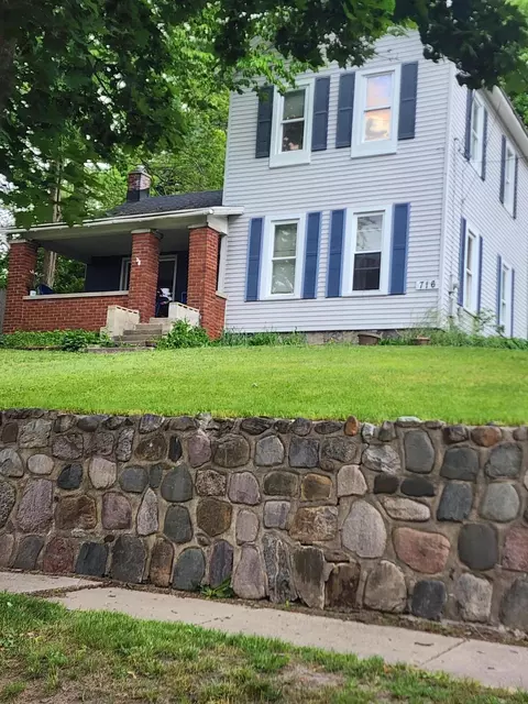 716 W Washington St, Ionia, MI 48846