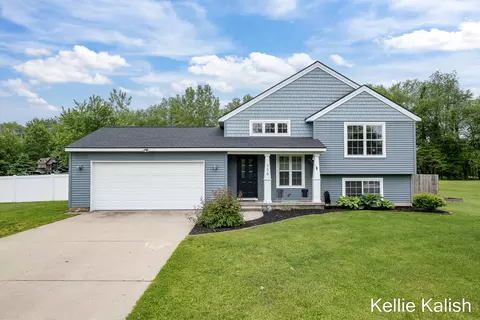 736 Harmony Place Dr, Sparta, MI 49345