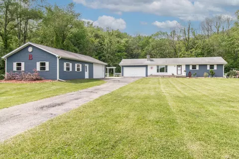 14901 E Augusta Dr, Augusta, MI 49012