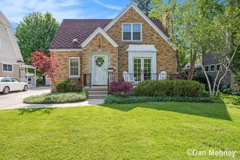 929 Maxwell Ave SE, Grand Rapids, MI 49506