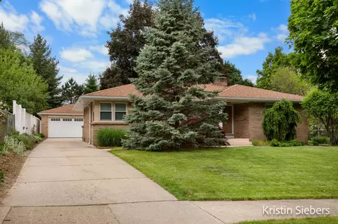 309 Lenora Ave NW, Grand Rapids, MI 49504