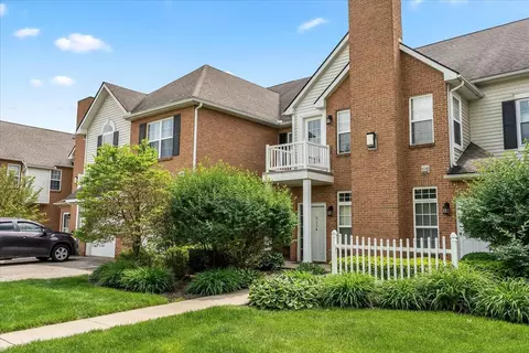 512 Olde English Cir, Howell, MI 48855