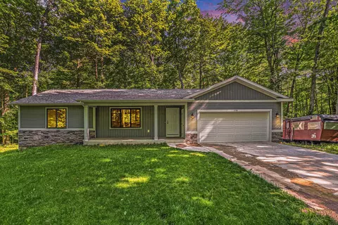 2138 Oakburr Ln, Allegan, MI 49010