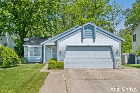 4494 Brookmeadow Dr SE, Kentwood, MI 49512