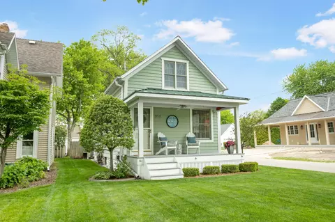 858 St Joseph St, South Haven, MI 49090