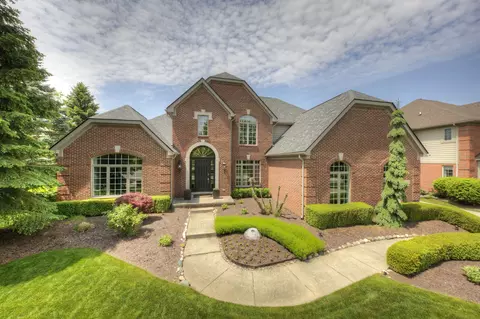 46855 Merion Cir, Northville, MI 48168