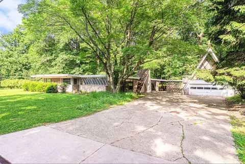 5501 Interlochen Rd, Coloma, MI 49038