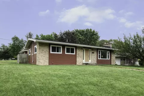2870 Leelanau Dr NE, Grand Rapids, MI 49525