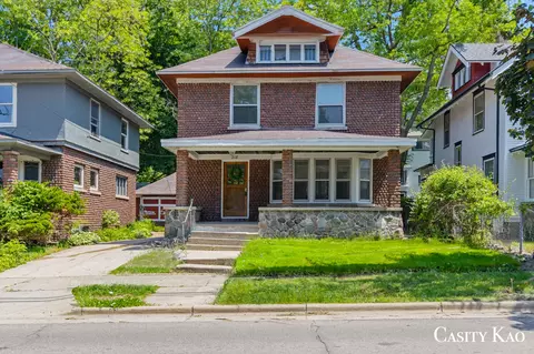 218 Diamond Ave SE, Grand Rapids, MI 49506