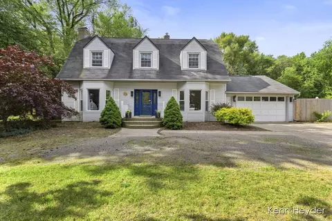 4224 52nd St SW, Wyoming, MI 49418