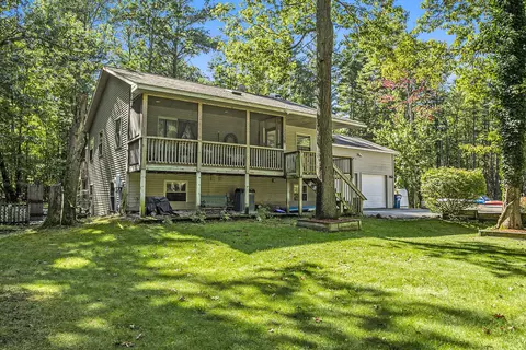 5541 W 2nd St, Pentwater, MI 49449