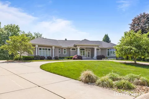 5892 Kensington Ct SW, Grandville, MI 49418