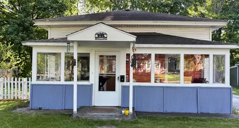 304 S Griswold St, Hart, MI 49420