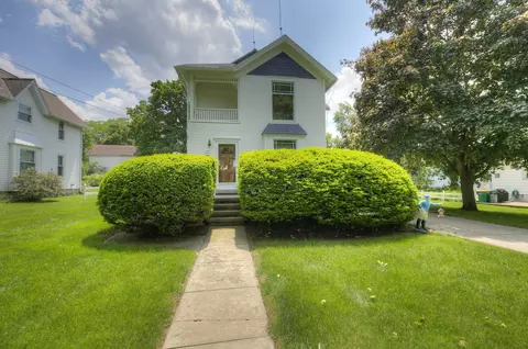 212 E Henry St, Saline, MI 48176