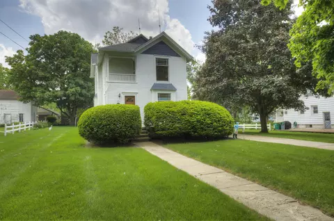 212 E Henry St, Saline, MI 48176 photo 2