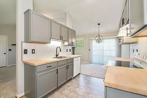 178 Commons Cir, Saline, MI 48176 photo 11