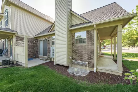 178 Commons Cir, Saline, MI 48176 photo 29