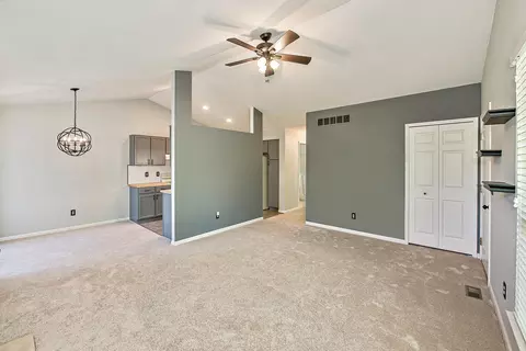 178 Commons Cir, Saline, MI 48176 photo 6