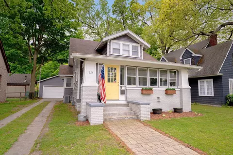 1624 Oak St, Niles, MI 49120