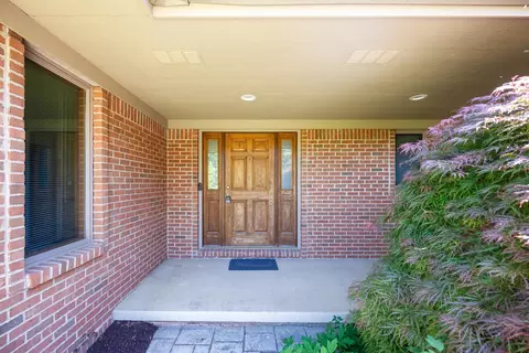 1527 Newport Creek Dr, Ann Arbor, MI 48103