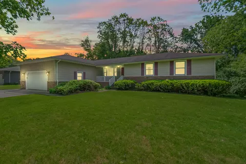 34 Warren Ave, Hillsdale, MI 49242