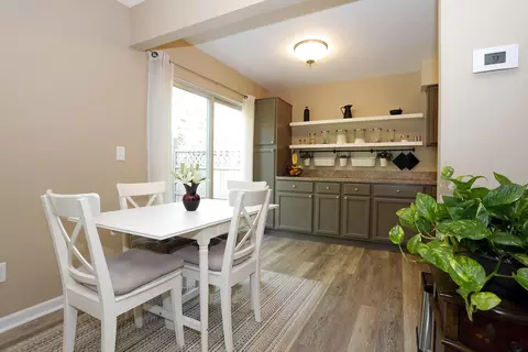 103 Commons Cir, Saline, MI 48176 photo 9