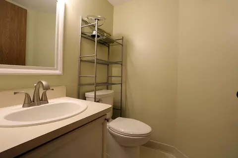103 Commons Cir, Saline, MI 48176 photo 14