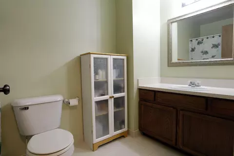 103 Commons Cir, Saline, MI 48176 photo 15