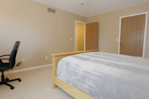103 Commons Cir, Saline, MI 48176 photo 17